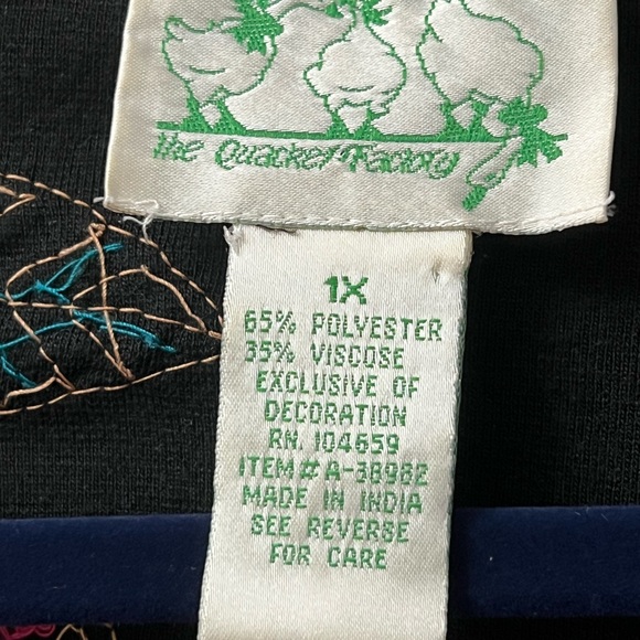 Quacker Factory Extremely Vintage Black embellished top good condition - Picture 4 of 5